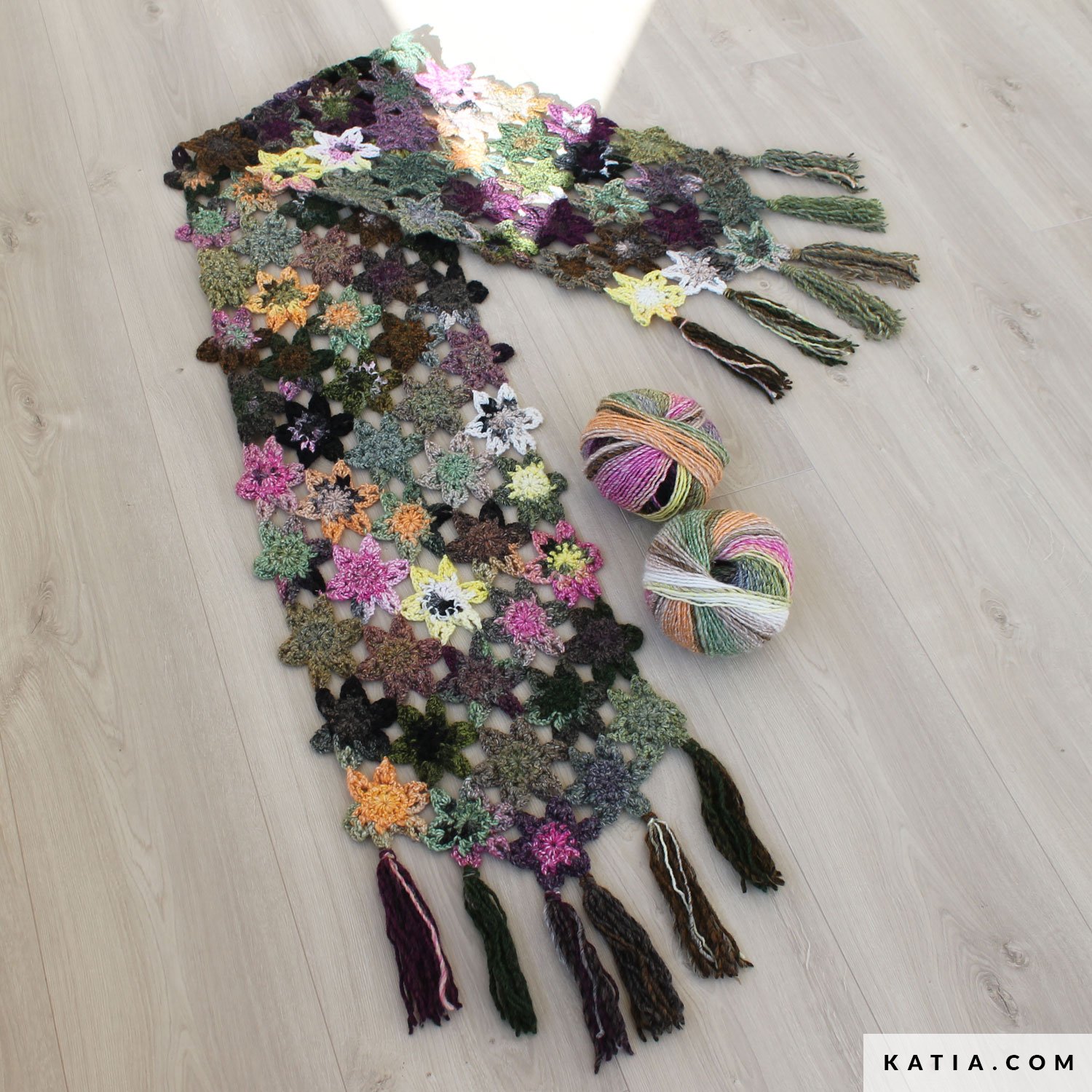 Azteca Crochet Flowers Shawl
