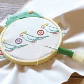 Khung thêu Clover Embroidery Hoop For Free Stich Needles