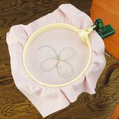 Khung thêu kẹp xoay 360 độ Clover Turn Hoop 18cm Art 57493